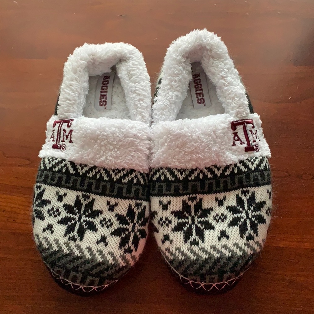 Slippers, A&M